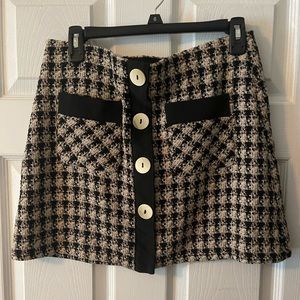 Size large, zara skirt, never worn